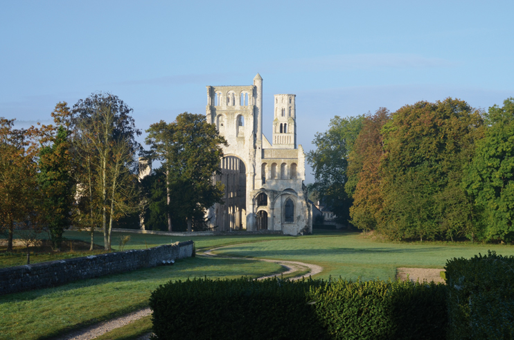 Abbaye de Jumi&egrave;ges &ndash; &laquo; La plus belle ruine de France &raquo;