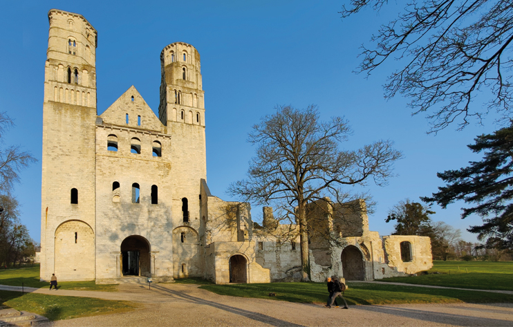 Les premi&egrave;res &eacute;glises des ducs de Normandie