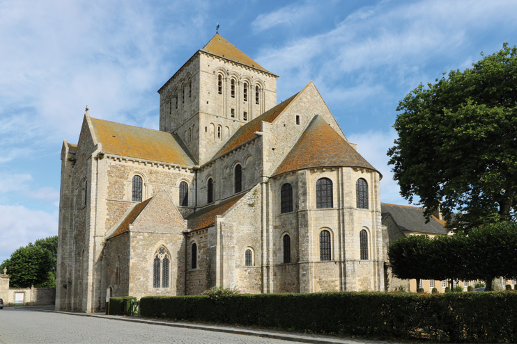 L&rsquo;abbaye Sainte-Trinit&eacute; de Lessay - Tel le ph&oelig;nix qui rena&icirc;t de ses cendres