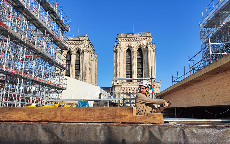 Notre-Dame de Paris : les artisans normands &agrave; l'&oelig;uvre