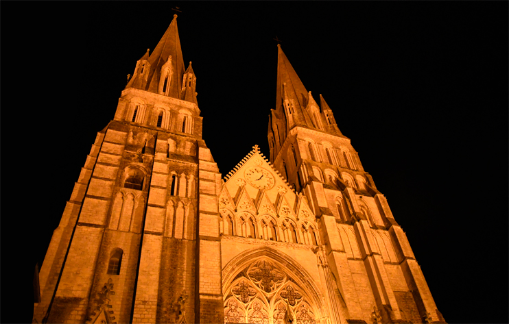 Bayeux : le parvis de la cath&eacute;drale