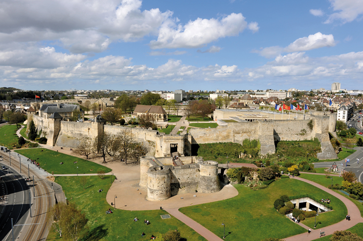 Ch&acirc;teau de Caen - bilan des fouilles arch&eacute;ologiques