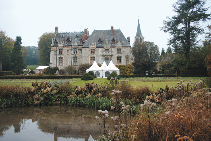Le ch&acirc;teau de Cl&egrave;res - Les F&egrave;vres 2007