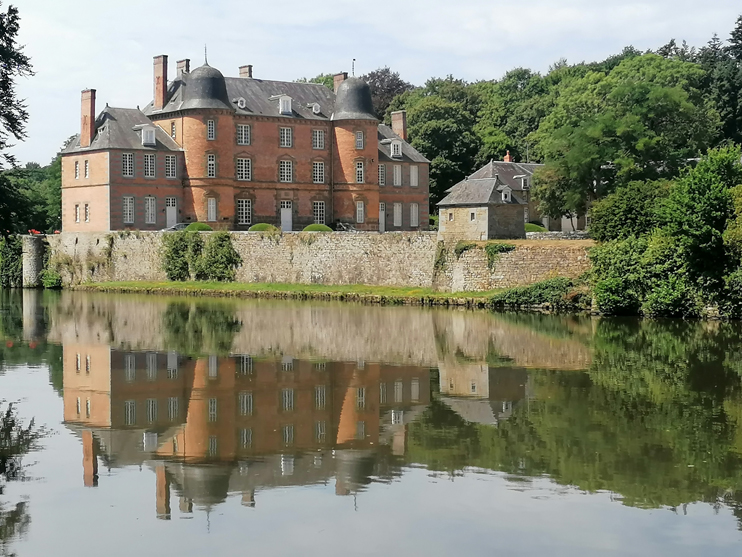 Le ch&acirc;teau de Couterne et l&rsquo;ombre de Louis de Frott&eacute;
