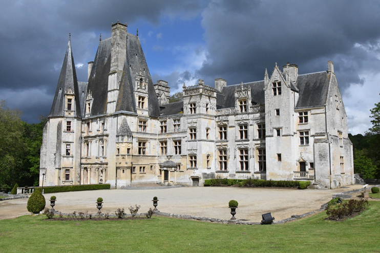 Ch&acirc;teau de Fontaine-Henry, l&rsquo;unit&eacute; Renaissance dans la diversit&eacute;