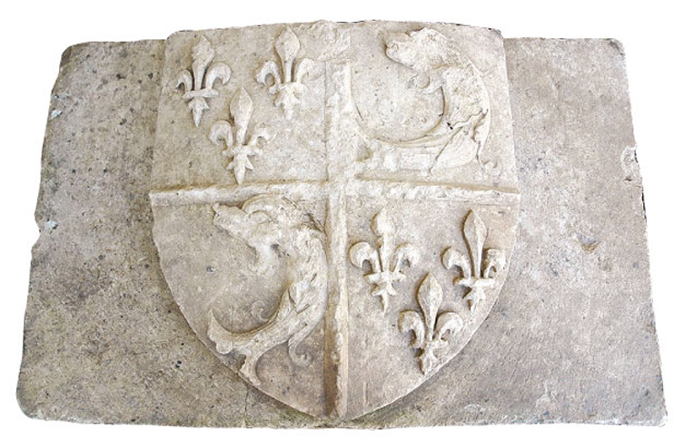 Du nouveau au ch&acirc;teau de Caen : les armoiries du dauphin