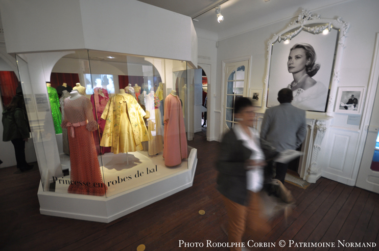 Exposition &laquo; Grace de Monaco, princesse en Dior &raquo; &agrave; Granville