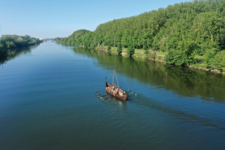 Le Langvin - Un bateau viking d&eacute;barque &agrave; Ornavik