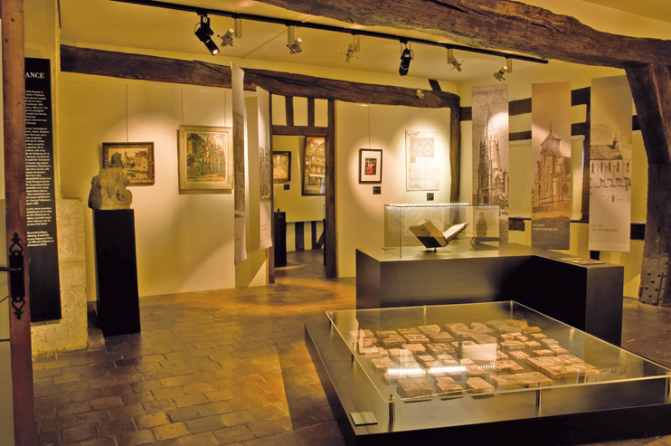 Le mus&eacute;e d&rsquo;Art et d&rsquo;Histoire de Lisieux - Six objets symboliques
