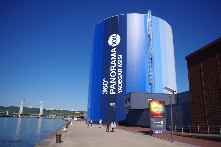 Panorama XXL &agrave; Rouen - Le d&eacute;montage du &laquo; grand bidon bleu &raquo;