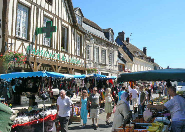 Conviviale et m&eacute;di&eacute;vale, Pont-de-l&rsquo;Arche vous accueille