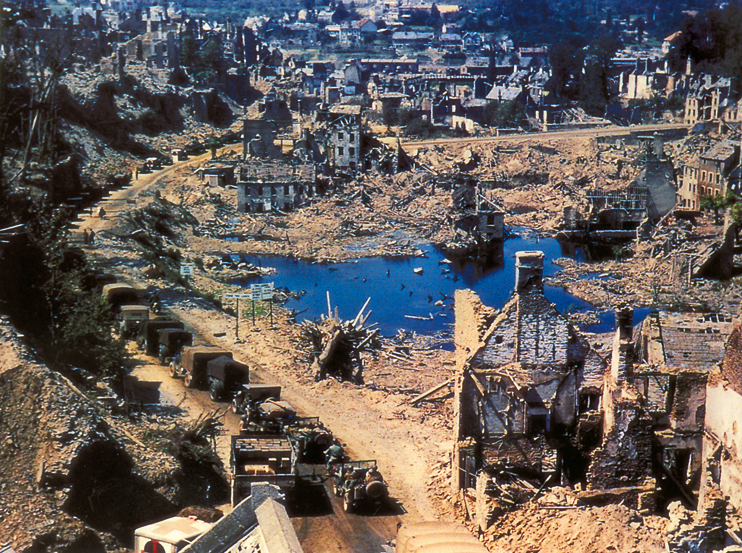 &Eacute;t&eacute; 1944 : &laquo; Saint-L&ocirc; au b&ucirc;cher &raquo;